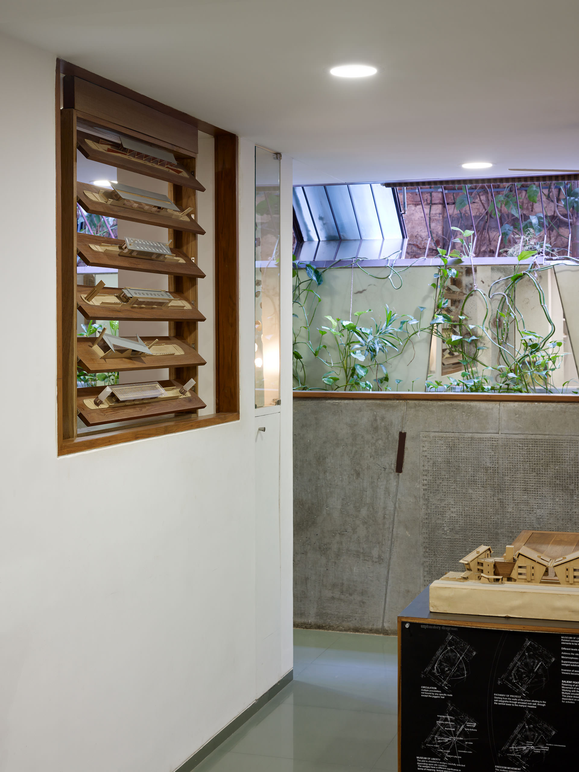 E14491 · Arya Paldi Office